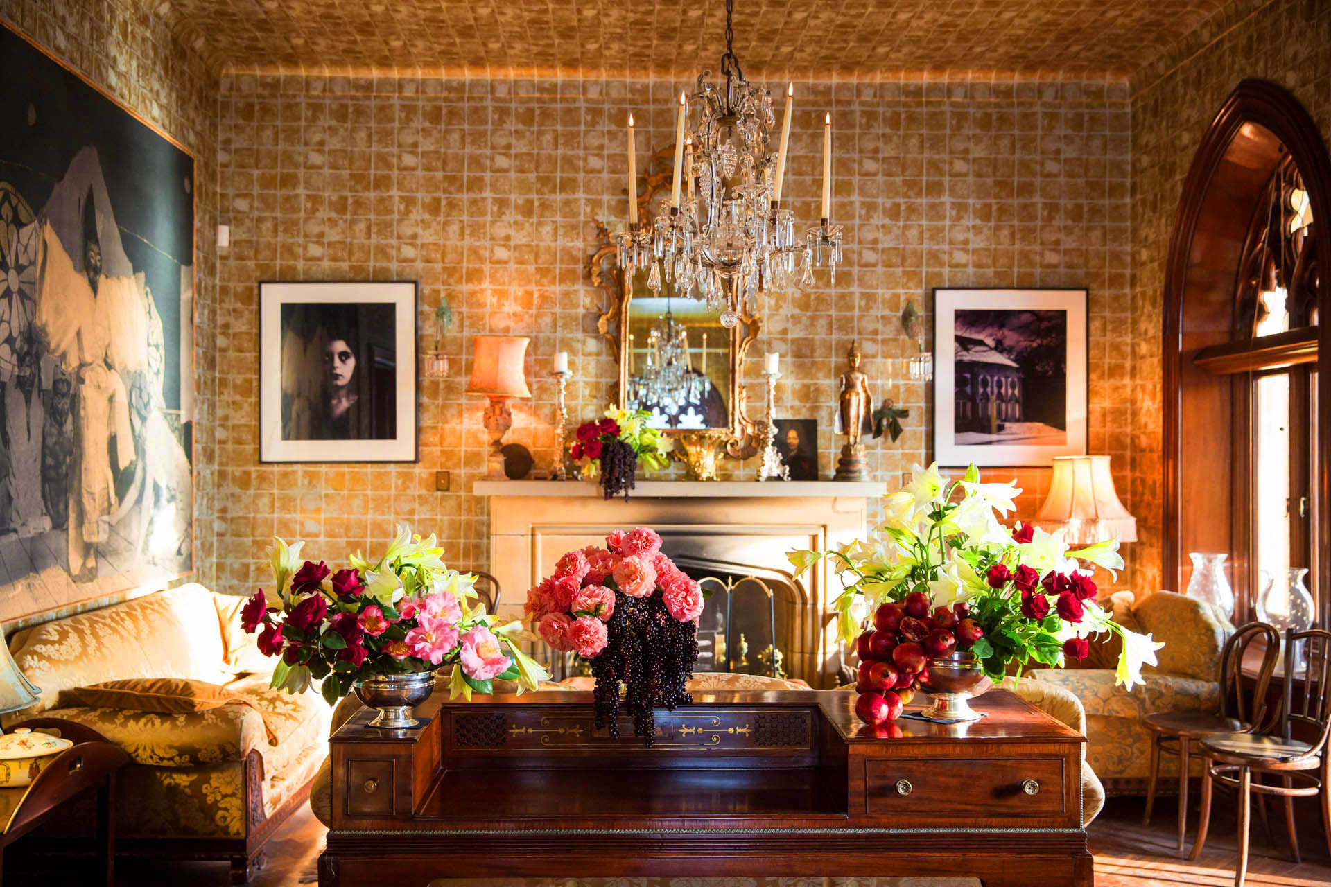 Classic farmhouse aesthetics meet modern refinement in a dreamy setting ...